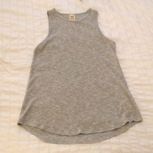 ⭐️ Grey Razorback Tank Top ⭐️